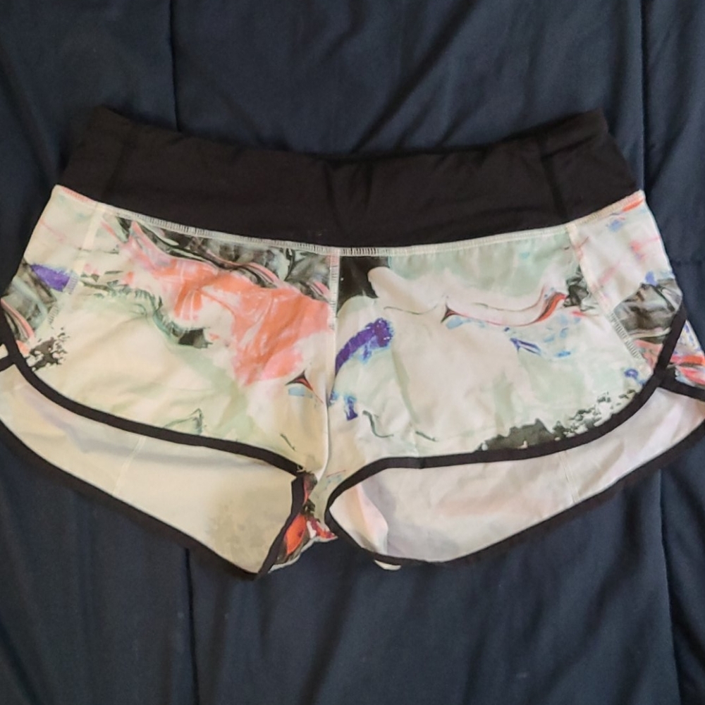 Lululemon Speed Up Shorts Size 6
